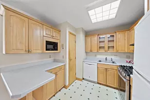 685 Oak St, Brockton, MA 02301 - Photo 3