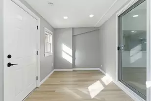 206 Burnham, Lowell, MA 01852 - Photo 11