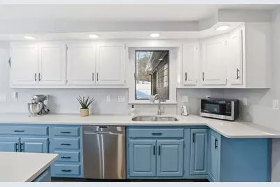 1 Hillcrest Road, Bedford, MA 01730 - Photo 5