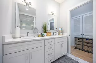 241 Neponset Valley Pkwy, Boston, MA 02136 - Photo 25