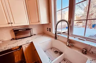 70 Brown St, Fall River, MA 02724 - Photo 7