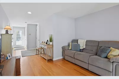 17 Stone Avenue, Shrewsbury, MA 01545 - Photo 3