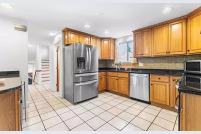 51 Crest Rd, Framingham, MA 01701 - Photo 7