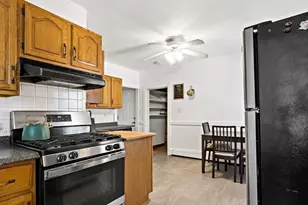 1062 Saratoga St, Boston, MA 02128 - Photo 15