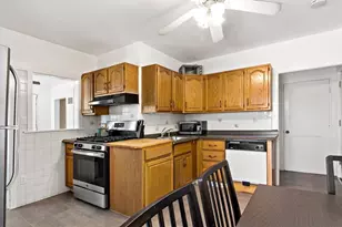 1062 Saratoga St, Boston, MA 02128 - Photo 19