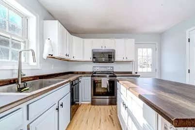 40 Sawyer St, Gardner, MA 01440 - Photo 9