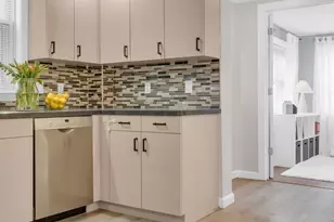 622-624 Saratoga St, Boston, MA 02128 - Photo 5