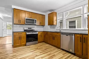 9-11 Edmunds St, Cambridge, MA 02140 - Photo 9