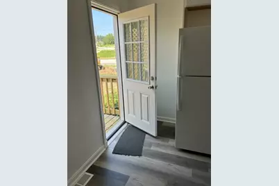 87 N High #A, Derry, NH 03038 - Photo 3