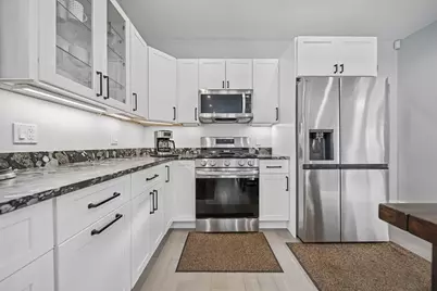 86 Lynn Fells Pkwy, Saugus, MA 01906 - Photo 9