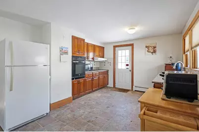 62 Lois Street, Haverhill, MA 01830 - Photo 5