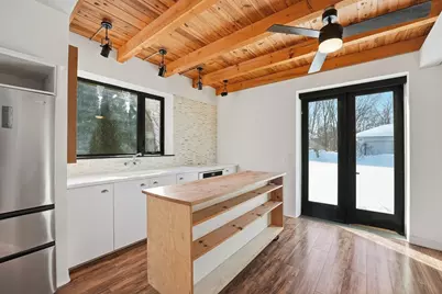 2 Juniper St, Northampton, MA 01062 - Photo 9