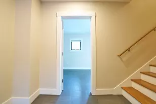 10 Hawley St, Northampton, MA 01060 - Photo 27