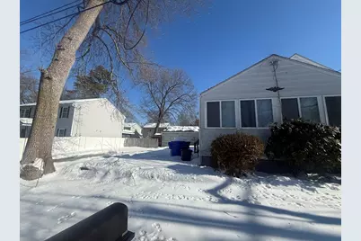 944 Wilbraham Rd, Springfield, MA 01109 - Photo 3