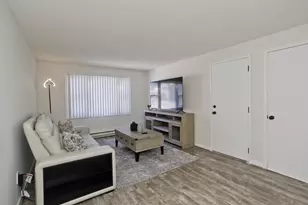 60 Chapin St, Holyoke, MA 01040 - Photo 13