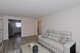 60 Chapin St, Holyoke, MA 01040 - Photo 17