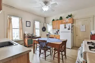 21 Felton St, Hudson, MA 01749 - Photo 3