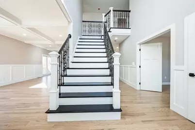 1 Falcon Dr, Shrewsbury, MA 01545 - Photo 3