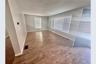 81-83 Canada St, Lowell, MA 01852 - Photo 9