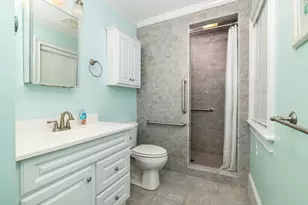 865 E Squantum St, Quincy, MA 02171 - Photo 9