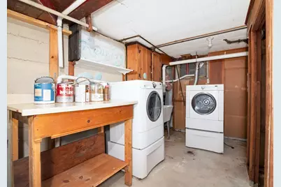 865 E Squantum St, Quincy, MA 02171 - Photo 25