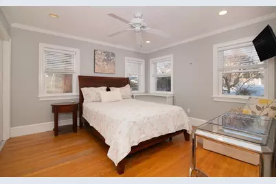 865 E Squantum St, Quincy, MA 02171 - Photo 9