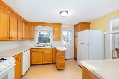 865 E Squantum St, Quincy, MA 02171 - Photo 17