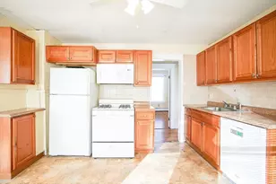 15 Casimir St, Westfield, MA 01085 - Photo 3