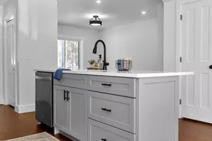 19 Cottage Ave, Southampton, MA 01073 - Photo 7