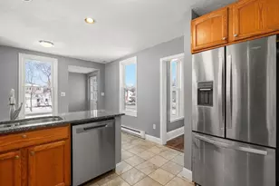 1104 Pleasant St, Weymouth, MA 02189 - Photo 7