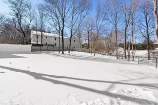 1104 Pleasant St, Weymouth, MA 02189 - Photo 27