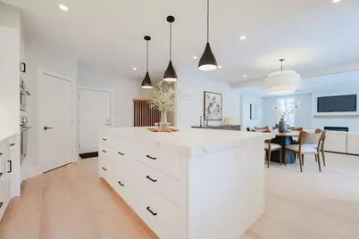 23 Pilgrim Rd, Wellesley, MA 02481 - Photo 9