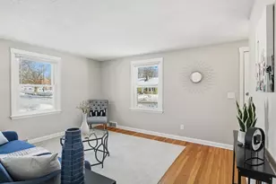 118 Pilgrim Rd, Springfield, MA 01118 - Photo 9