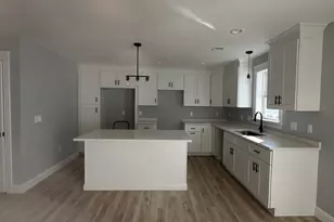 321 Winthrop St, Taunton, MA 02780 - Photo 5