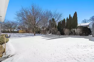 34 Chicopee St, New Bedford, MA 02745 - Photo 15