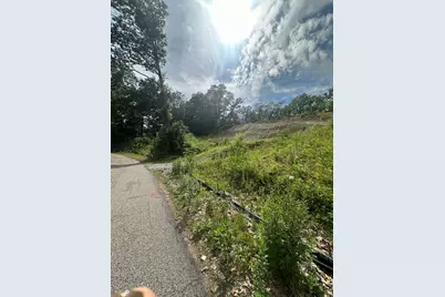 31 Walsh Ave, Auburn, MA 01501 - Photo 9