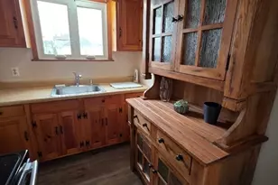 80 Warburton, Fall River, MA 02720 - Photo 5