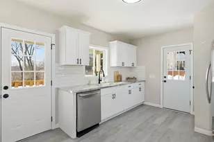 20-22 Gay Terrace, West Springfield, MA 01089 - Photo 5