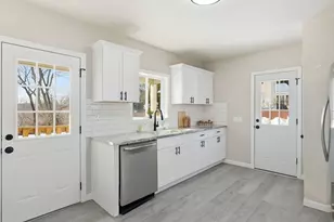 20-22 Gay Terrace, West Springfield, MA 01089 - Photo 5