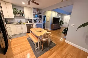 22 Linden, Melrose, MA 02176 - Photo 3