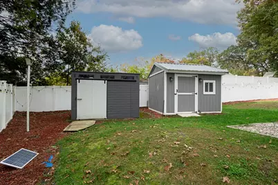 108 Birchland Ave, Springfield, MA 01119 - Photo 5