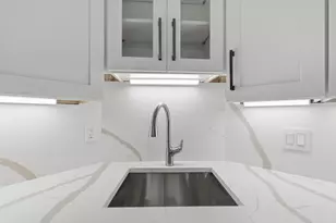 131 Coolidge Ave, Watertown, MA 02472 - Photo 15