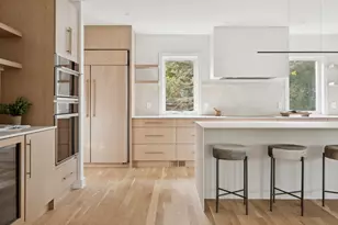 873 Chestnut St, Newton, MA 02468 - Photo 3