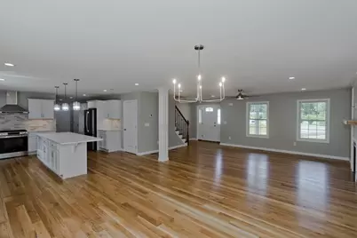 102 Swan, Ludlow, MA 01056 - Photo 11