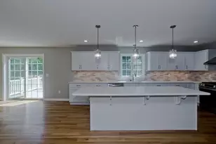 102 Swan, Ludlow, MA 01056 - Photo 5