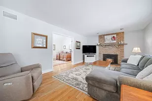 79 Country Club Dr, Northbridge, MA 01588 - Photo 7