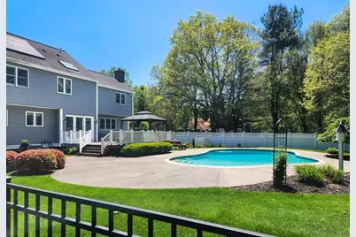 79 Country Club Dr, Northbridge, MA 01588 - Photo 35