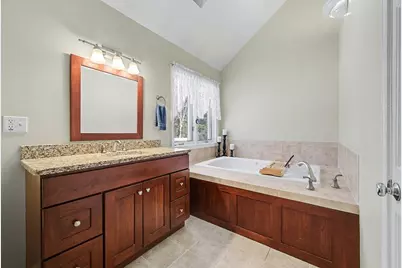 79 Country Club Dr, Northbridge, MA 01588 - Photo 23