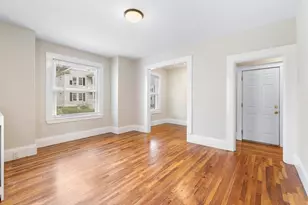 22 Auburn St, Malden, MA 02148 - Photo 3