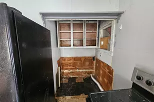 24 Spring St, North Adams, MA 01247 - Photo 5